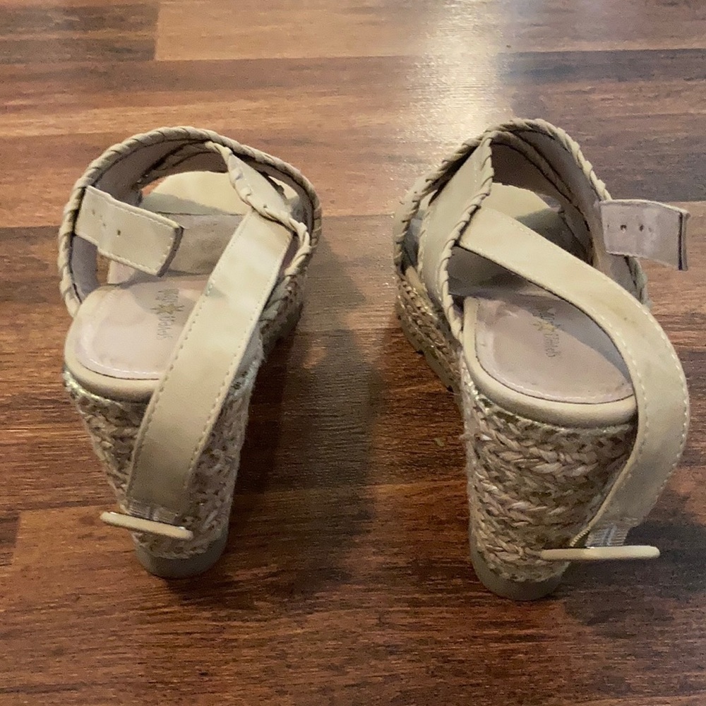 Shoes - Picture 3 of 7